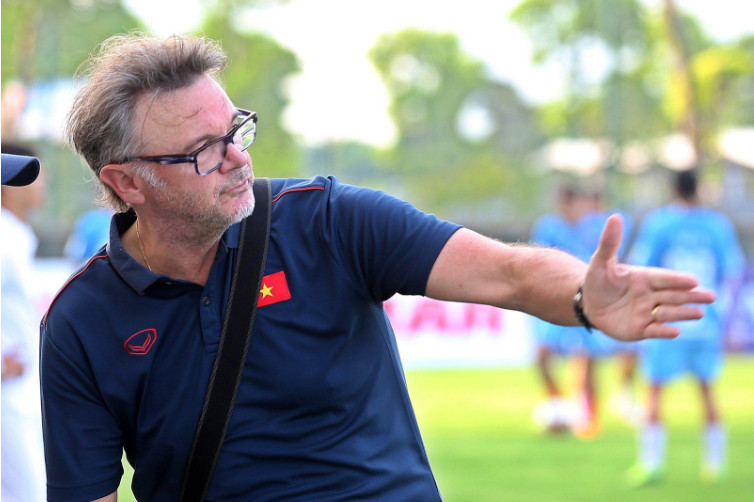 HLV Philippe Troussier - Người HLV Tài Năng và Kinh Nghiệm 9 Screenshot 35